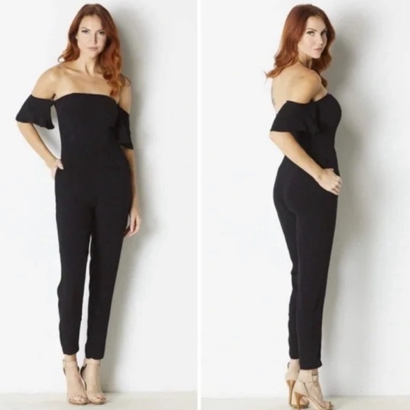 cupcakes & cashmere Pants - Cupcakes and Cashmere, women’s 4, black fitted jumper with short flutter sleeves